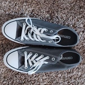 Size 9 dk gray Converse